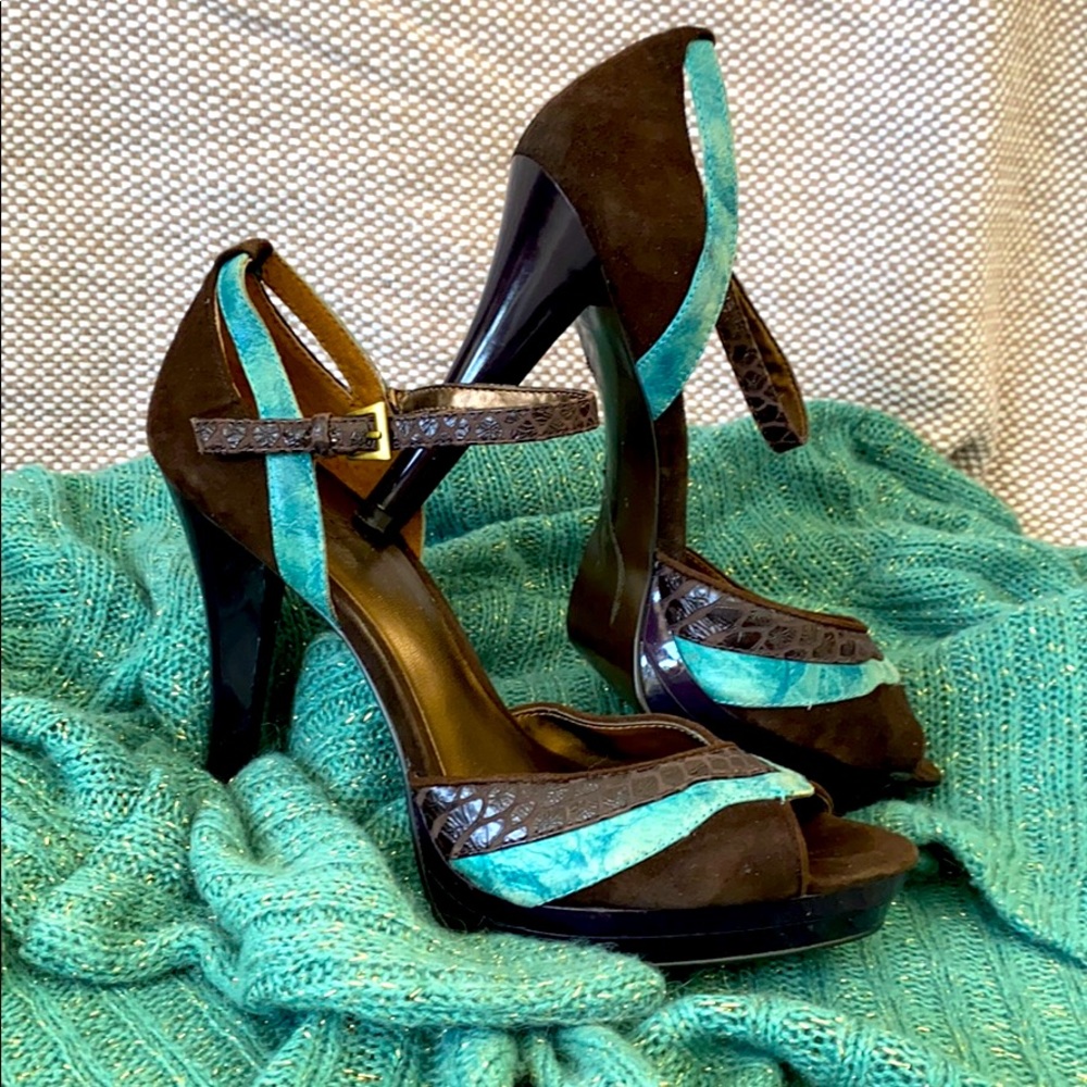 Carlos Santana chocolate heels